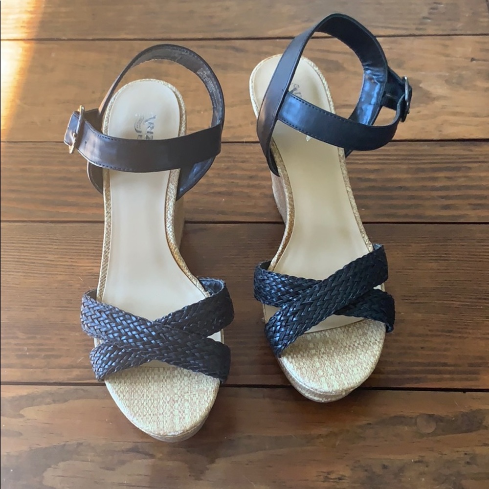 Arizona Jean Co. wedge shoes